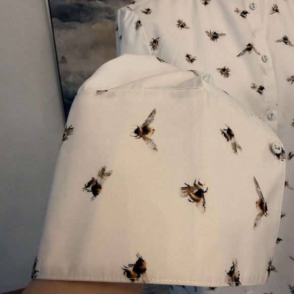 Victoria Beckham for Target Iconic Bee Print Blouse Structured Designer Top - Picture 7 of 15